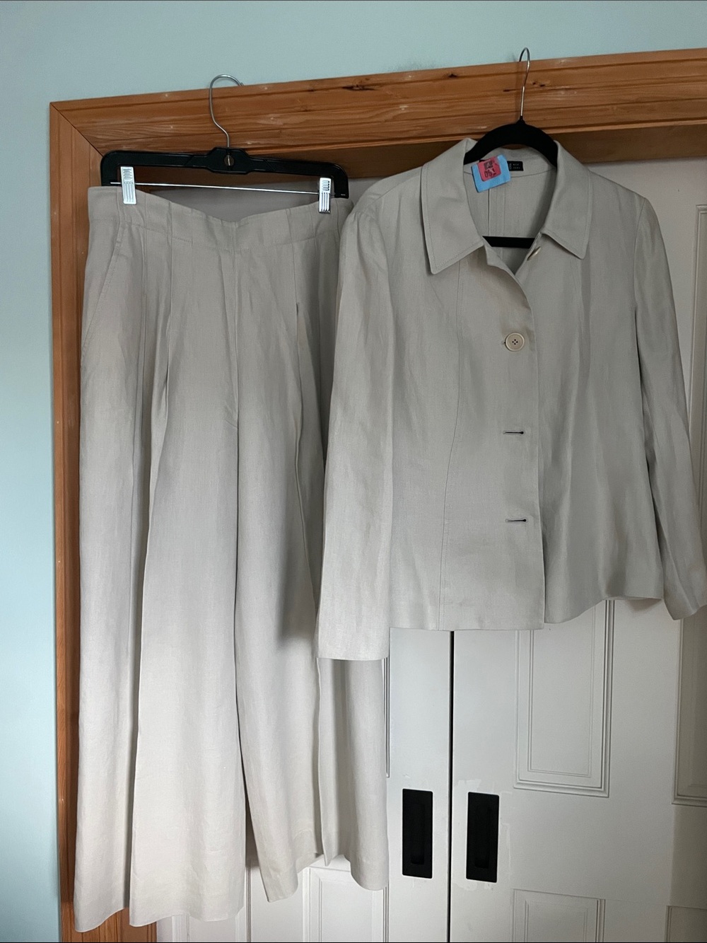 Lafayette 148 New York Cream Two-Piece Blazer and Wide-Leg Trousers. Size 10